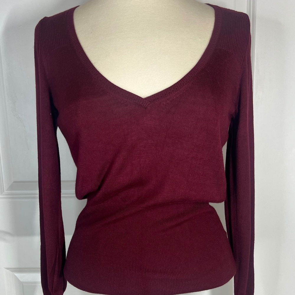 White House|Black Market Small Burgundy V Neck Long Sleeve Button Sleeve Sweater